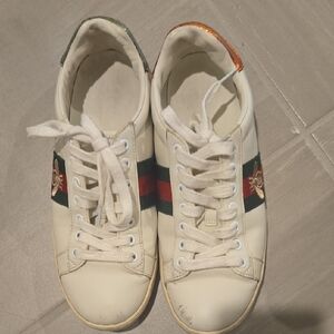 Gucci Authentic FLAWED Women's White Sneakers with Red and Green Stripes